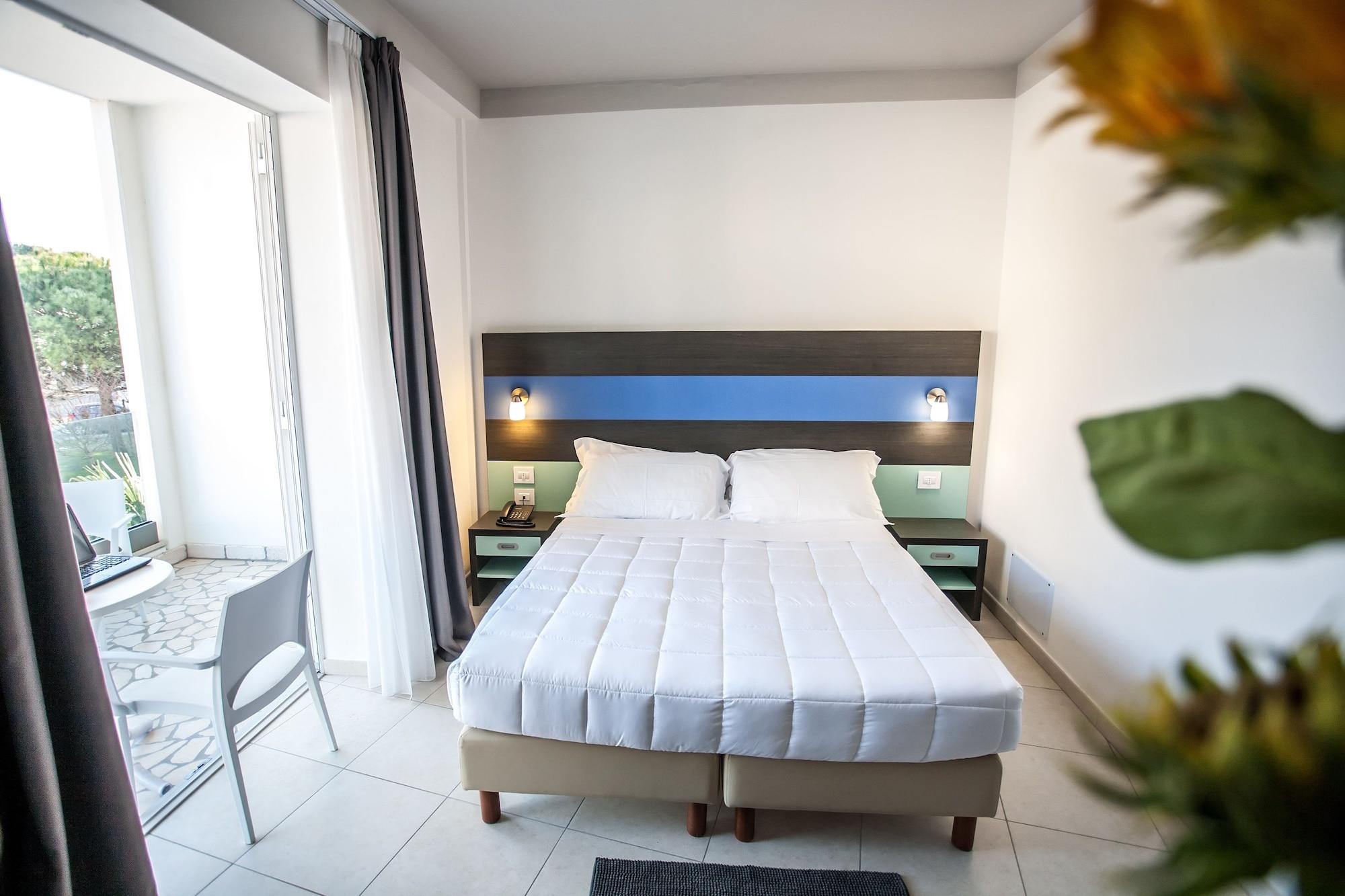 Hotel Oceanomare Punta Marina Exteriör bild