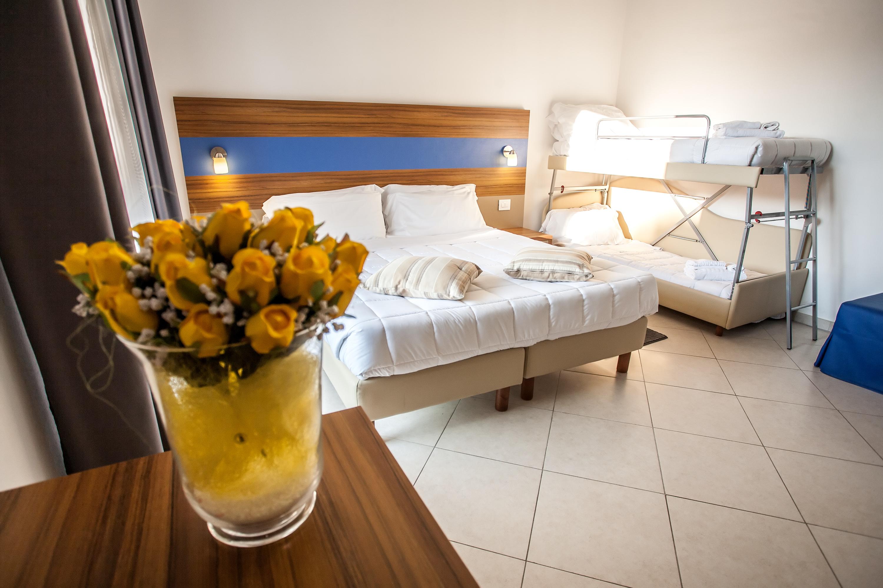 Hotel Oceanomare Punta Marina Exteriör bild