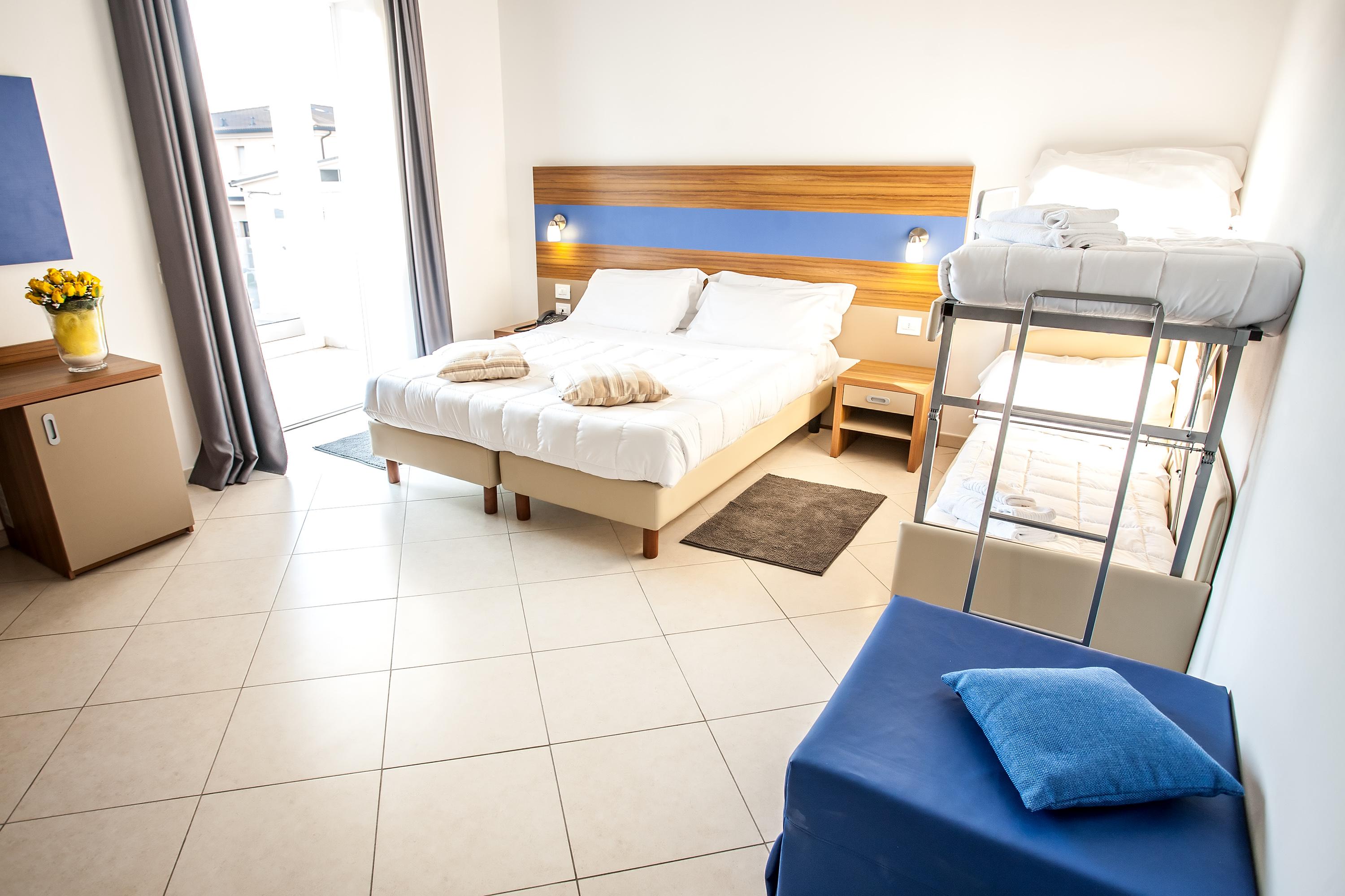 Hotel Oceanomare Punta Marina Exteriör bild