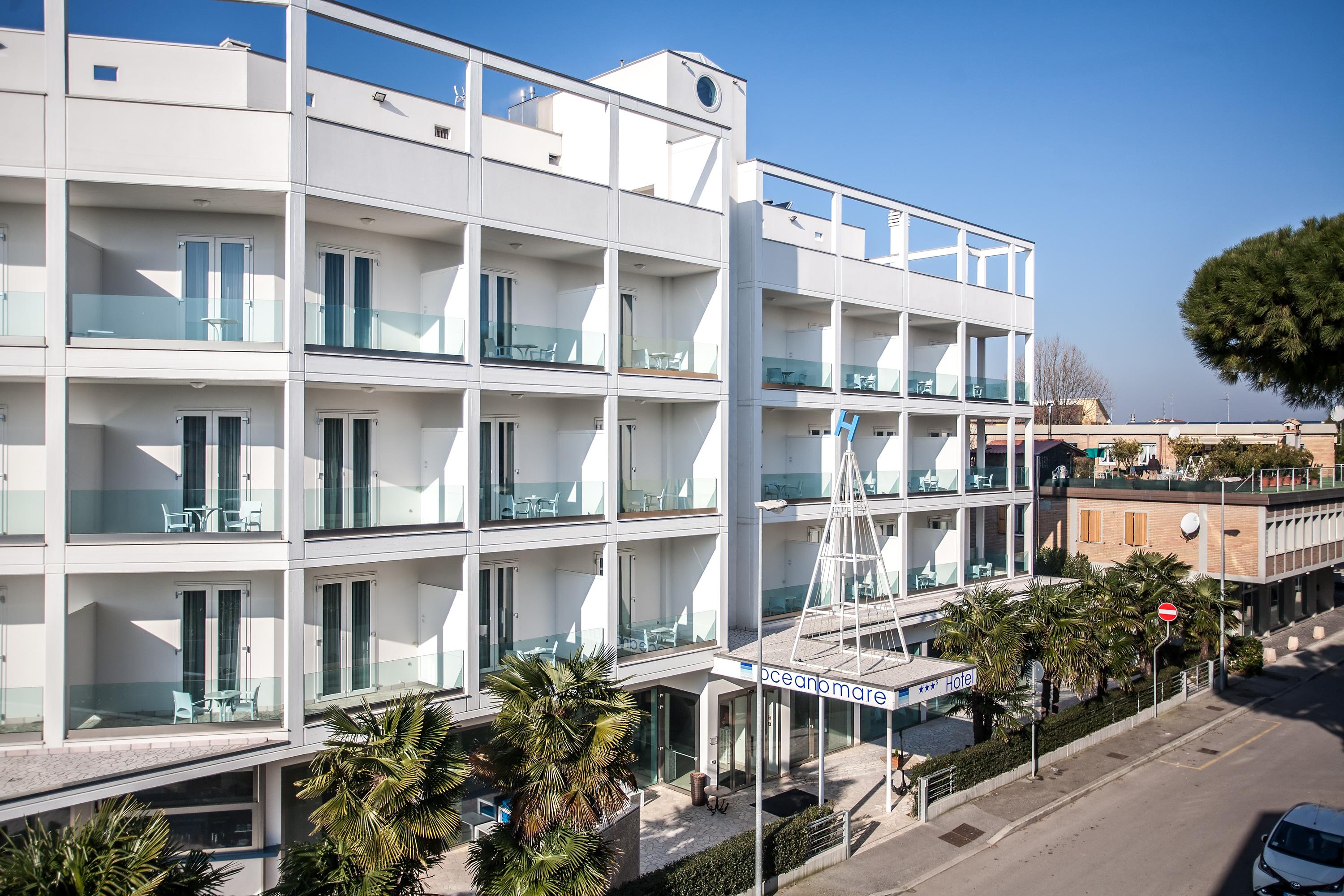 Hotel Oceanomare Punta Marina Exteriör bild