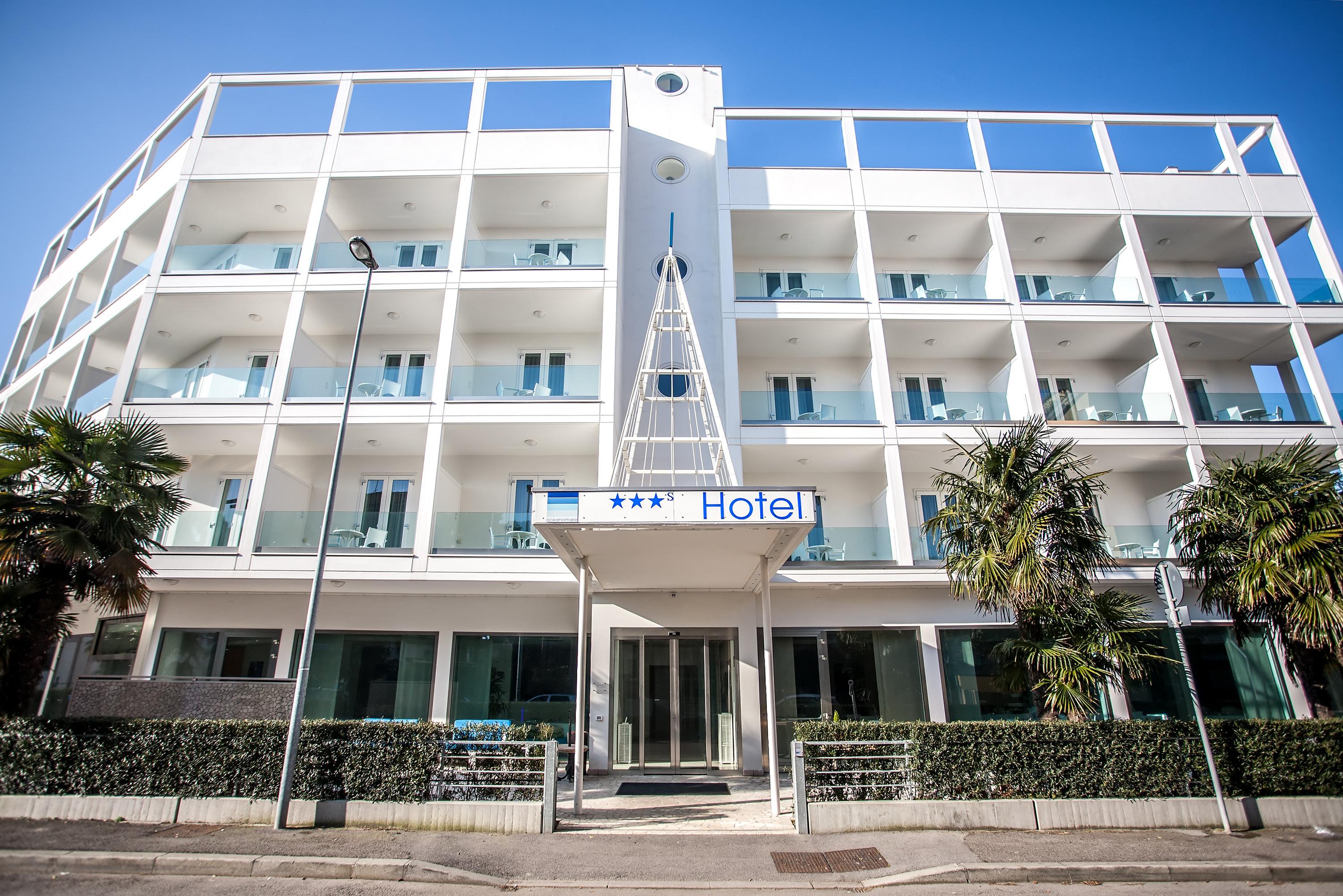 Hotel Oceanomare Punta Marina Exteriör bild