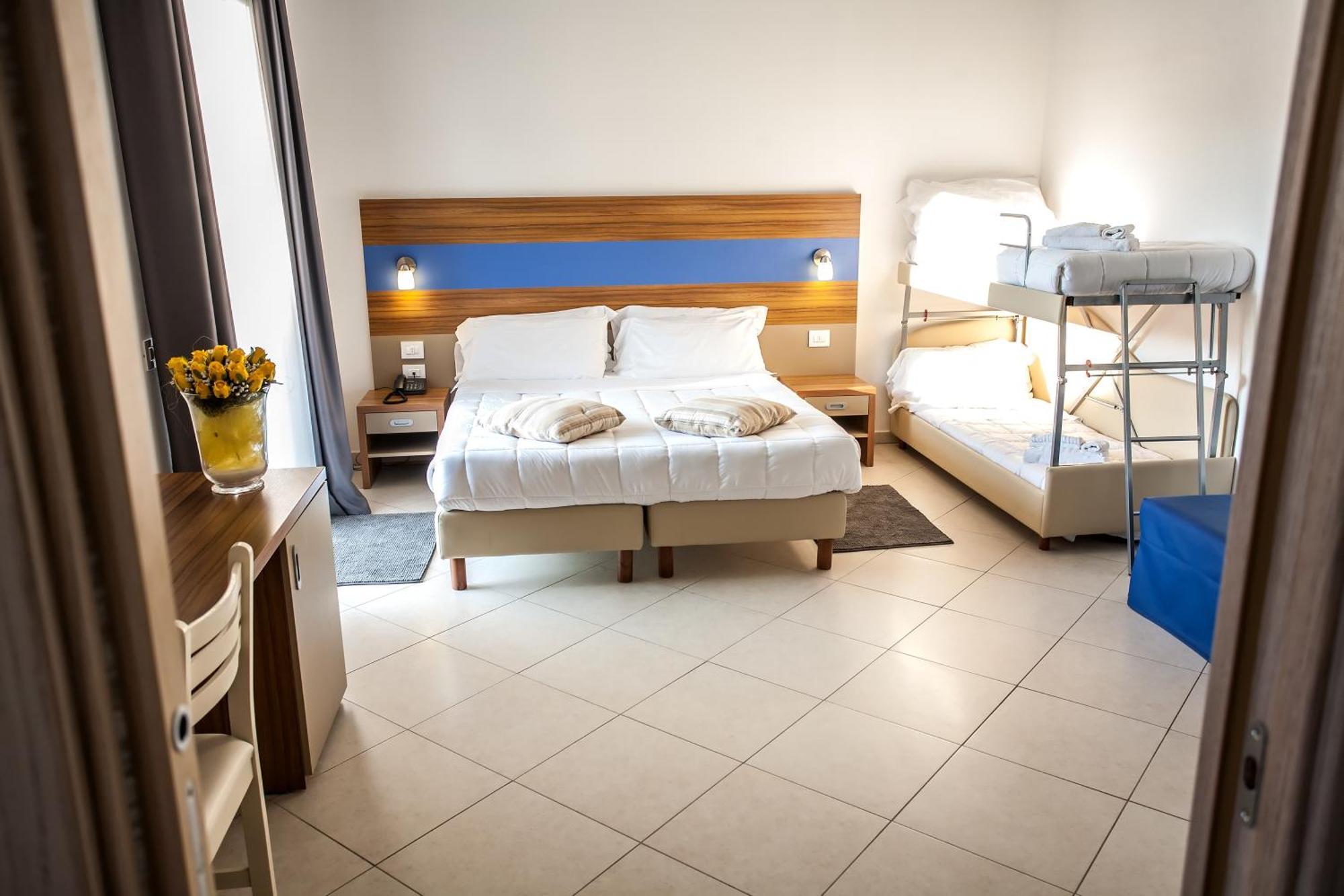 Hotel Oceanomare Punta Marina Rum bild