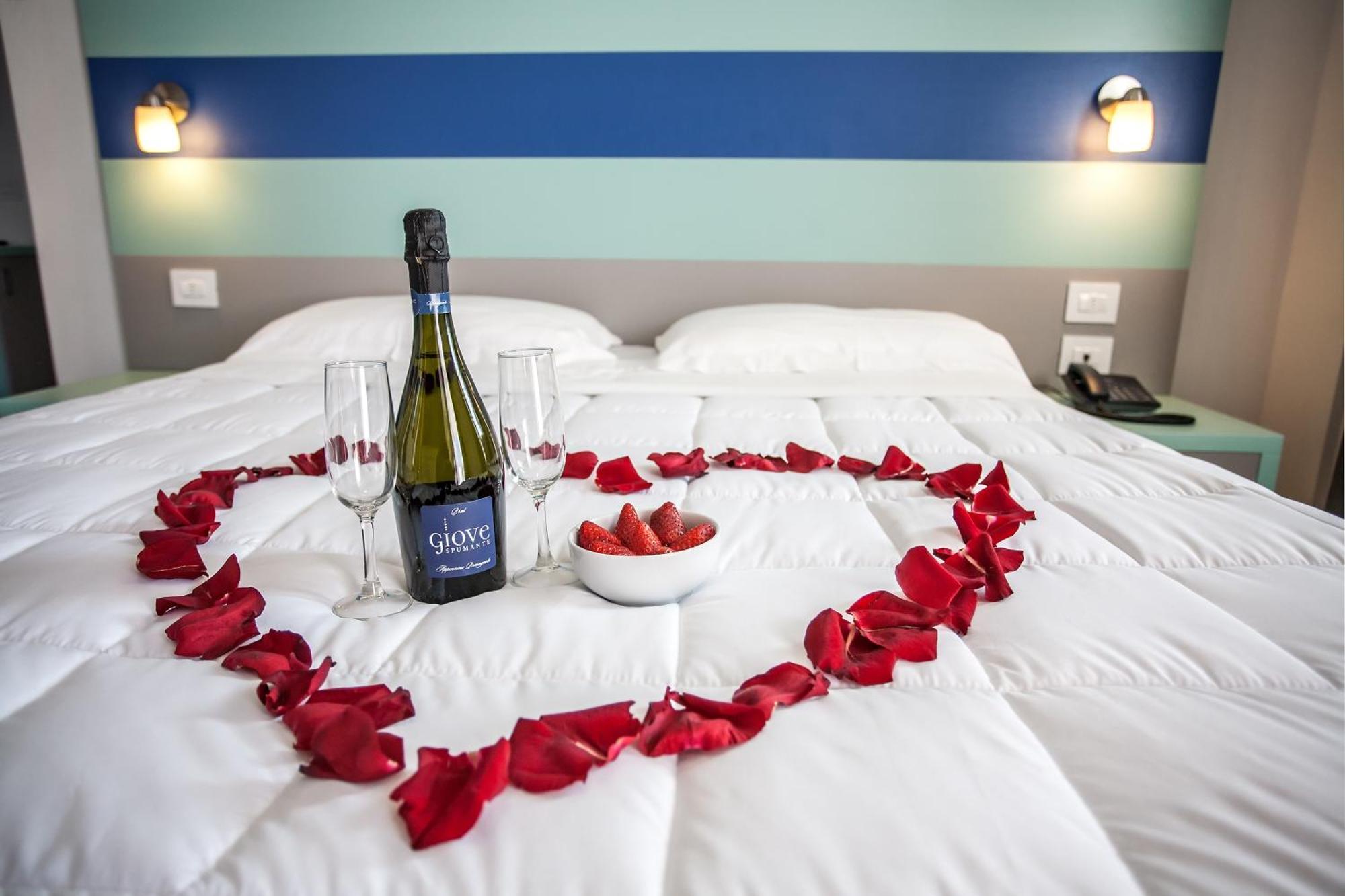 Hotel Oceanomare Punta Marina Rum bild